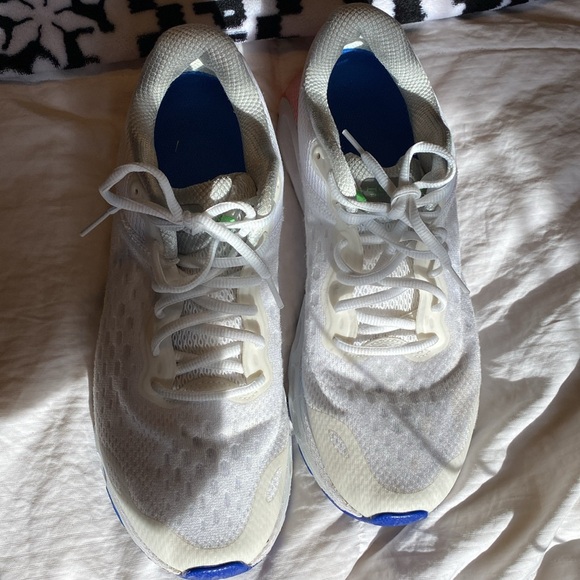 Men’s Under Armour Sneakers - Picture 9 of 9